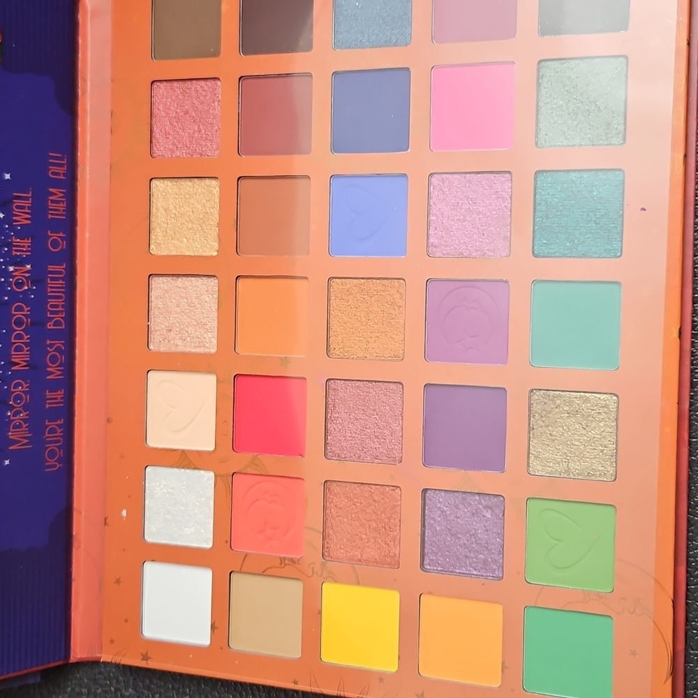 Beauty creations fortune teller eye shadow palette - Picture 3 of 12